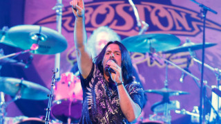 Πέθανε ο τραγουδιστής των Boston Τόμι ΝτεΚάρλο σε ηλικία 60 ετών