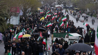 Ο Πεζεσκιάν στους δρόμους της Τεχεράνης κατά τη διάρκεια της διαδήλωσης