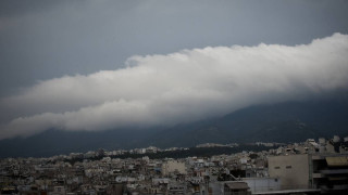 Καιρός: Αίθριος με συννεφιά και τοπικές βροχές στα δυτικά της χώρας
