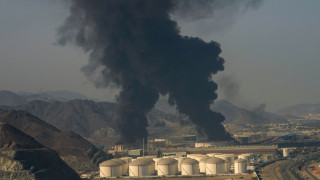 Επικίνδυνη κλιμάκωση: Στην αντεπίθεση το Ιράν - Πλήττει λιμάνια και στρατιωτικούς στόχους στον Κόλπο