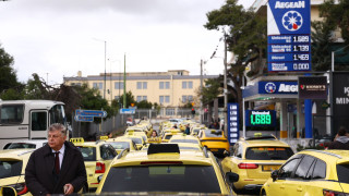 Απεργία διαρκείας από αύριο για τους οδηγούς ταξί όλης της χώρας - Συγκέντρωση και πορεία στη Βουλή