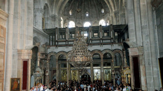 Θραύσματα από πυραύλους έπεσαν κοντά στον Ναό της Αναστάσεως στην Ιερουσαλήμ