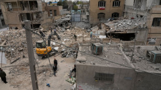 «Όχι» Χαμενεϊ στις εκκλήσεις για εκεχειρία - Το Ιράν εκτοξεύει πυραύλους στο Λίβανο