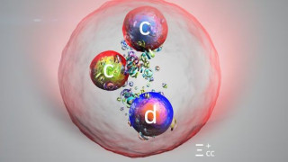 Νέο, βαρύτερο «ξαδερφάκι» του πρωτονίου ανακαλύφθηκε στον Μεγάλο Επιταχυντή Αδρονίων