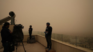 Βίντεο από τη στιγμή που πύραυλος πέφτει δίπλα σε δημοσιογράφο στον Λίβανο