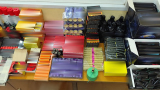 Νίκαια: Συνελήφθη 23χρονος που διακινούσε κροτίδες – Εντοπίστηκαν και ναυτικές φωτοβολίδες