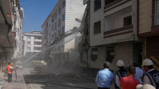 Κατέρρευσε κτήριο στην Κωνσταντινούπολη - Υπάρχουν τραυματίες, επί ποδός σωστικά συνεργεία