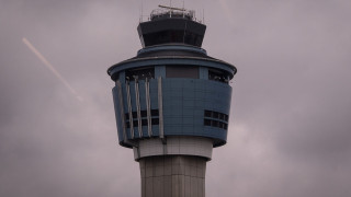 Νέα Υόρκη: Σύγκρουση αεροσκάφους με όχημα εδάφους στο LaGuardia - Πληροφορίες για τραυματίες