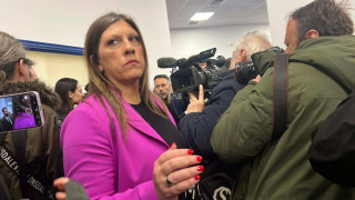 Ζωή Κωνσταντοπούλου: «Είμαστε σε συνθήκες προσβλητικές - Επιβεβλημένο να ζητήσετε άλλη αίθουσα