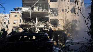 Bόμβα με κεφαλή 100 κιλών έπεσε το Τελ Αβίβ - Έξι τραυματίες και υλικές ζημιές από ιρανικά πλήγματα