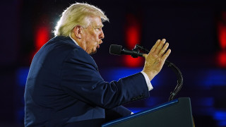 Τραμπ: «Οι Ιρανοί θέλουν τόσο πολύ μία συμφωνία, αλλά φοβούνται να το πουν»