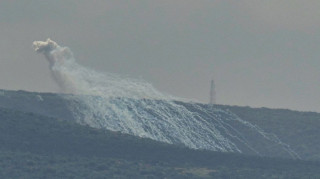 Χρήση λευκού φωσφόρου στις ισραηλινές επιδρομές στο Λίβανο «δείχνει» ο φωτογραφικός φακός
