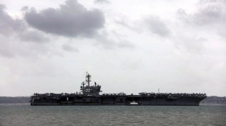 Το αμερικανικό αεροπλανοφόρο George Bush κατευθύνεται στη Μέση Ανατολή