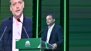 Χάρης Δούκας από συνέδριο ΠΑΣΟΚ: Δεν πρέπει συγκυβερνήσουμε με τη ΝΔ μετά τις εκλογές.