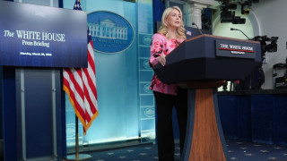 Ο Τραμπ σκέφτεται να ζητήσει από αραβικές χώρες να πληρώσουν... τον λογαριασμό του πολέμου στο Ιράν