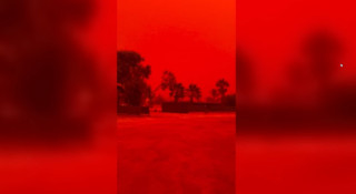 Εικόνες αποκάλυψης στην Αυστραλία: Ο ουρανός «βάφτηκε» κόκκινος