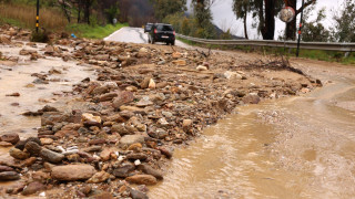«Η απώλεια ζωής επισκιάζει τις καταστροφές»: Ο δήμαρχος Μαραθώνα για τον θάνατο του 55χρονου