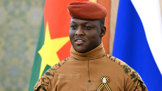 Στρατιωτικός ηγέτης - Μπουρκίνα Φάσο: «Ξεχάστε τη Δημοκρατία, δεν είναι για εμάς»