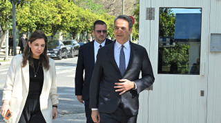 Επίσκεψη Μητσοτάκη στο Γηροκομείο Αθηνών: «Στόχος μας να επισκευάσουμε όλα τα κτήρια»