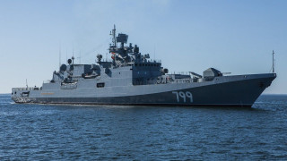 Η Ουκρανία δηλώνει ότι έπληξε ρωσική φρεγάτα στο Νοβοροσίσκ και εξέδρα εξόρυξης στην Κριμαία