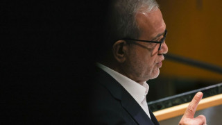 Ρήγμα στην κορυφή του Ιράν: Ο Πεζεσκιάν κατηγορεί τους Φρουρούς ότι τους οδηγούν στην καταστροφή