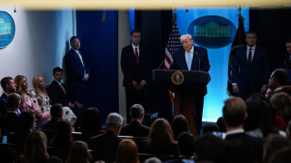 Ο Τραμπ προανήγγειλε δασμούς 50% στις χώρες που προμηθεύουν όπλα στο Ιράν