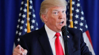 Ο Τραμπ «παγώνει» τις επιθέσεις και το Ιράν ανοίγει τα Στενά του Ορμούζ