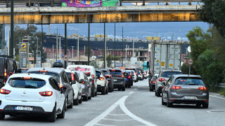 Σε εξέλιξη η μαζική έξοδος των εκδρομέων του Πάσχα - Αυξημένη η κίνηση σε λιμάνια και ΚΤΕΛ