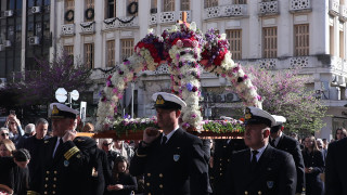 Με μεγαλοπρέπεια η περιφορά του Επιταφίου του Αγίου Μηνά στη Θεσσαλονίκη
