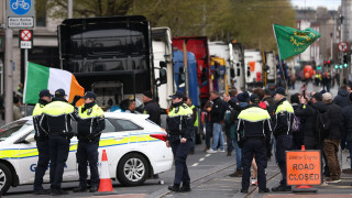 Το ένα τρίτο των βενζινάδικων της Ιρλανδίας έχει ξεμείνει από καύσιμα εν μέσω διαμαρτυριών