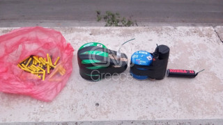 Ανήλικοι έριξαν κροτίδα σε λεωφορείο εν κινήσει στον Πειραιά - Είχαν τσάντα με γκαζάκια