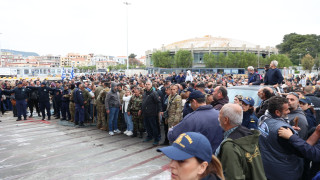 Μυτιλήνη: «Μπλόκο» αγροτών για δεύτερη ημέρα στο λιμάνι - Ανεστάλησαν δρομολόγια - Τι ζητούν