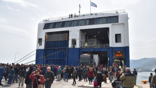 Κινητοποίηση κτηνοτρόφων στο λιμάνι της Μυτιλήνης - Εμπόδισαν την αποβίβαση φορτηγών από πλοίο