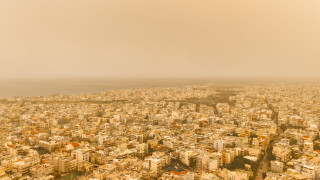 Καιρός: Λασποβροχές, βοριάδες και οκτώ μποφόρ σήμερα - Υποχώρηση της σκόνης και των ανέμων από αύριο