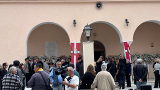 Κεφαλονιά: Oδύνη και σπαραγμός στο τελευταίο αντίο στην 19χρονη - «Καλό ταξίδι αγγελούδι μου»