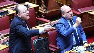 Τα πτυχία, οι απτυχίωτοι και οι αστοιχείωτοι