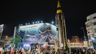 Επίδειξη ισχύος από την Τεχεράνη σε παρέλαση με βαλλιστικούς πυραύλους