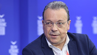 Φάμελλος: Το υπερπλεόνασμα να δοθεί για αναστολή ΦΠΑ σε τρόφιμα-φάρμακα, μείωση ΕΦΚ και 13η σύνταξη