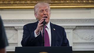 Τραμπ: «Το Ιράν καταρρέει οικονομικά - Λιμοκτονούν για μετρητά»