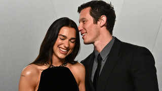 Φήμες για «τον γάμο της χρονιάς» στο Παλέρμο με Dua Lipa και Callum Turner