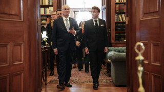 Στο Προεδρικό Μέγαρο ο Εμανουέλ Μακρόν - Σε εξέλιξη το δείπνο προς τιμήν του από τον ΠτΔ