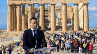 Δούκας στον Guardian: «Η Αθήνα δεν μπορεί να λειτουργεί σαν ένα τεράστιο ξενοδοχείο»