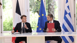 Ελλάδα και Γαλλία υπέγραψαν τη νέα αμυντική συνεργασία παρουσία Μητσοτάκη και Μακρόν