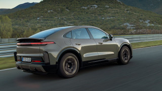 Η νέα Porsche Cayenne Electric Coupe είναι κομψή και μπορεί να είναι και πανίσχυρη