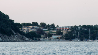 Σκιάθος: Η στιγμή που «χτυπά» ο σεισμός - Μικρές κατολισθήσεις στα Λαλάρια