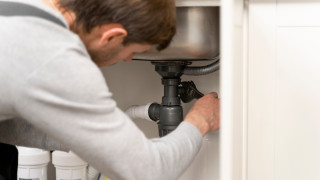 Πώς να αποφύγετε τις αποφράξεις στις αποχετεύσεις