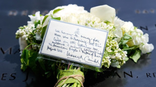 Ο βασιλιάς Κάρολος τίμησε τη μνήμη των θυμάτων της 11ης Σεπτεμβρίου στη Νέα Υόρκη