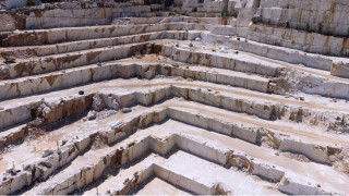 Στα 6 εκατ. ευρώ η εξαγορά του 51% της ΡΗΓΑΣ ΠΑΡΟΣ από τα Ελληνικά Λατομεία