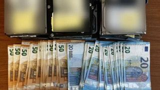 Έπαιζαν παράνομα φρουτάκια σε κατάστημα στη Θεσσαλονίκη – Τέσσερις συλλήψεις