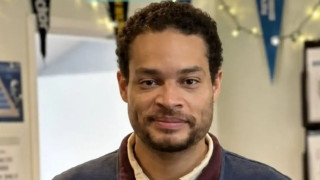 Ο 31χρονος που άνοιξε πυρ στο δείπνο των ανταποκριτών του Τραμπ αποδέχεται να μείνει υπό κράτηση